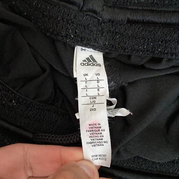Adidas XXL Workout Shorts USED - Picture 5 of 6